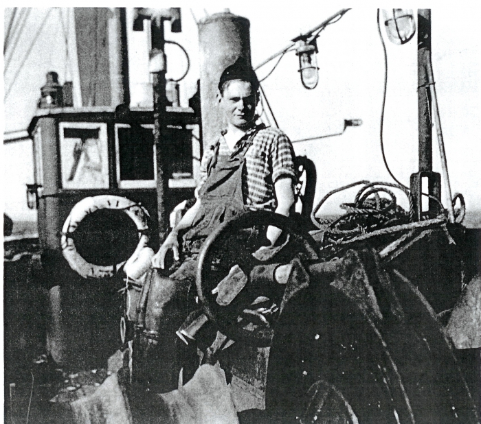 Gonsaeles Wilfried aan boord van de N.732 O.L.V. Van Vlaanderen (Bouwjaar 1934)