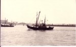 Z.481 Firmin Lievens (bouwjaar 1960) vaart havengeul Zeebrugge binnen, author: Onbekend