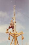Jan De Voogt in de mast van Z.405 Kamina (bouwjaar 1955), author: Onbekend