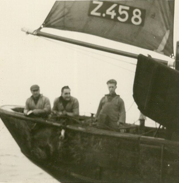 Aan boord van de Z.458 De Drie Gezusters (bouwjaar 1939)