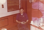Roger Decuyper met maaltijd op de Z.570 Triton (Bouwjaar 1960-1961)