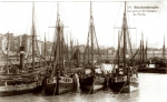 B.60, B.25 en andere schepen in haven Blankenberge